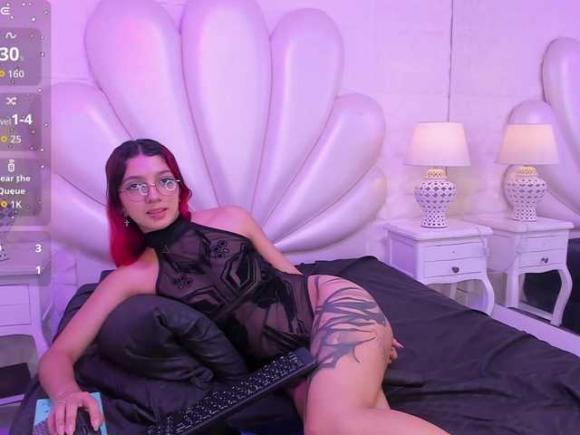 TaniaPierce online show from August 5, 6:28 pm