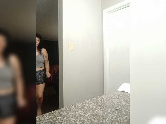 Tastycakes96 online show from September 8, 8:38 pm