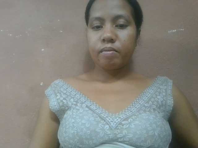 Tharcile online show from August 13, 3:04 pm