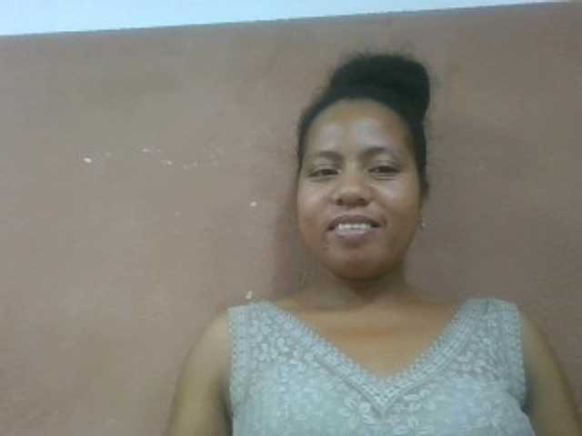Tharcile online show from August 14, 2:21 pm