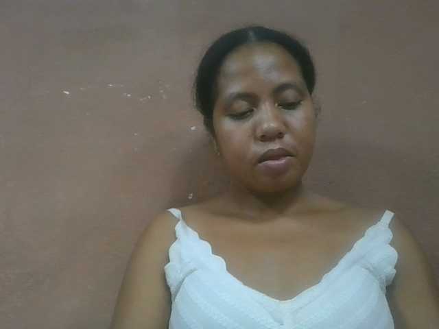 Tharcile online show from August 15, 1:48 pm