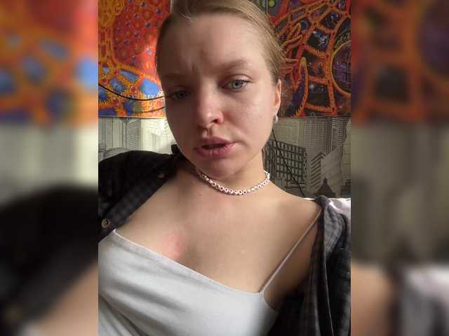 ThatTripPink3 online show from April 19, 1:43 pm