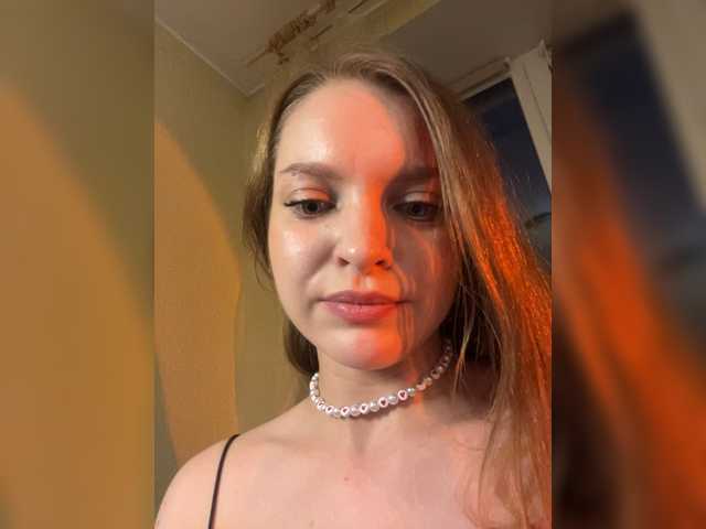 ThatTripPink3 online show from May 21, 8:21 pm