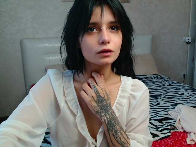 TheSluttyFox online show from July 13, 3:51 pm