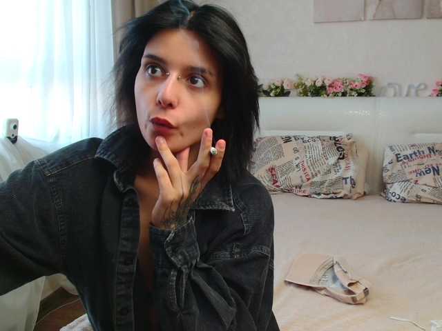 TheSluttyFox online show from August 15, 11:03 am