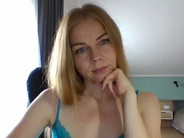 BlondaTina online show from July 29, 5:25 am