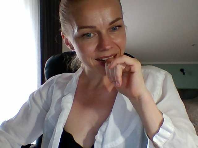 BlondaTina online show from August 1, 4:02 pm