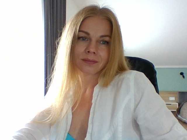 BlondaTina online show from August 2, 6:53 am