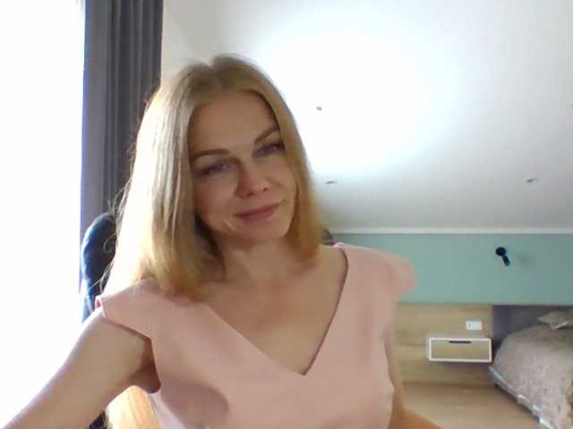 BlondaTina online show from August 4, 9:50 am