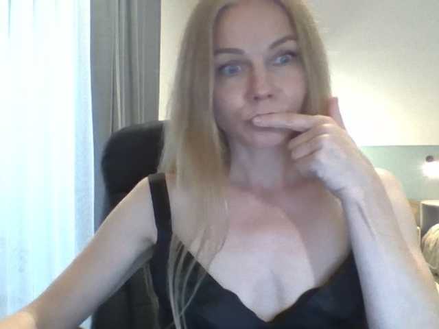 BlondaTina online show from August 6, 1:32 pm