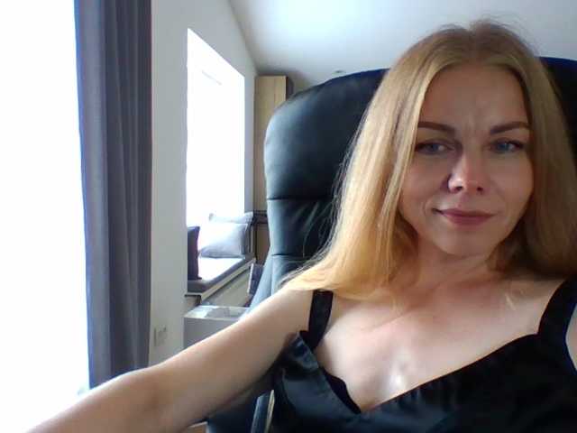 BlondaTina online show from August 7, 11:10 am