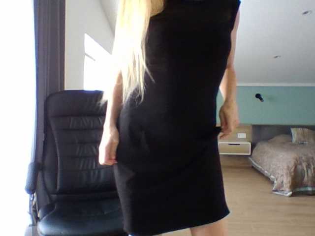 BlondaTina online show from August 14, 9:35 am