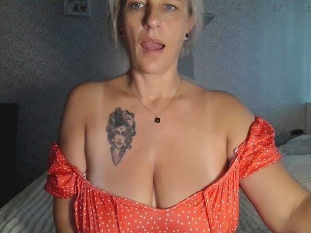 TinaRubia online show from June 6, 3:34 am