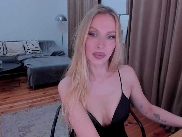 ToxicBlonde online show from July 9, 1:32 am