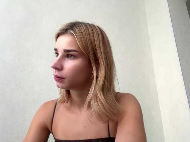 TracieSebron online show from August 3, 2:46 pm
