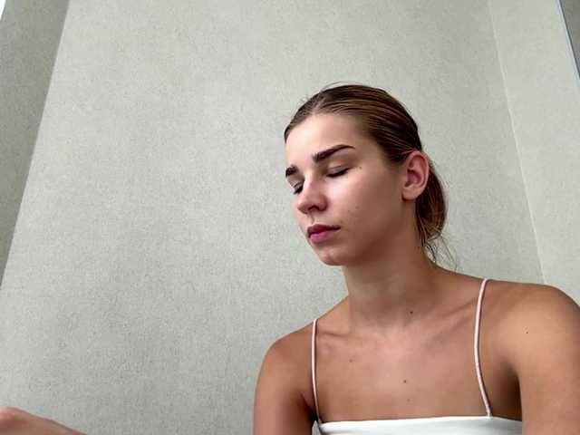 TracieSebron online show from August 5, 11:19 am