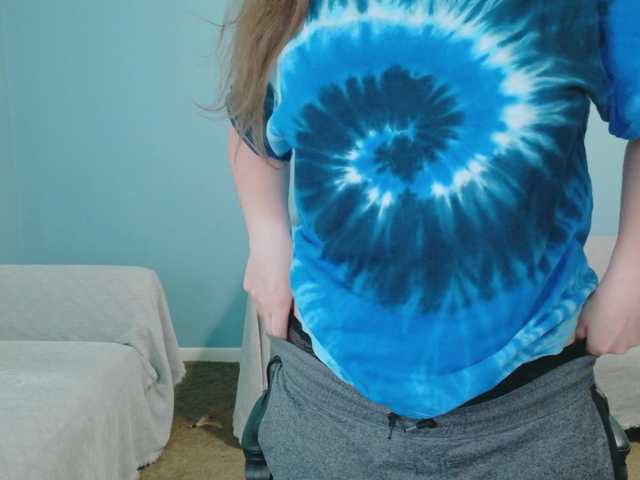 TreeJeanne online show from August 6, 12:31 am