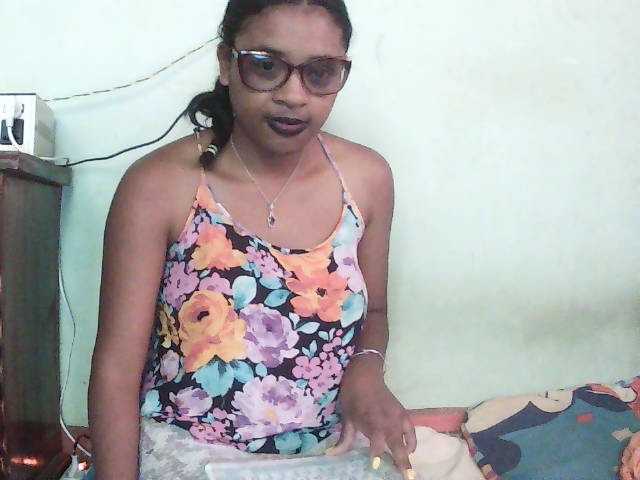 TriciaBella online show from August 15, 7:12 am