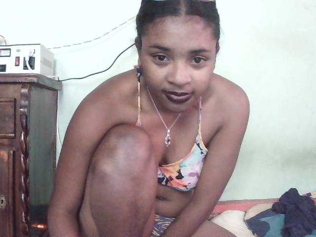 TriciaBella online show from August 15, 10:30 am