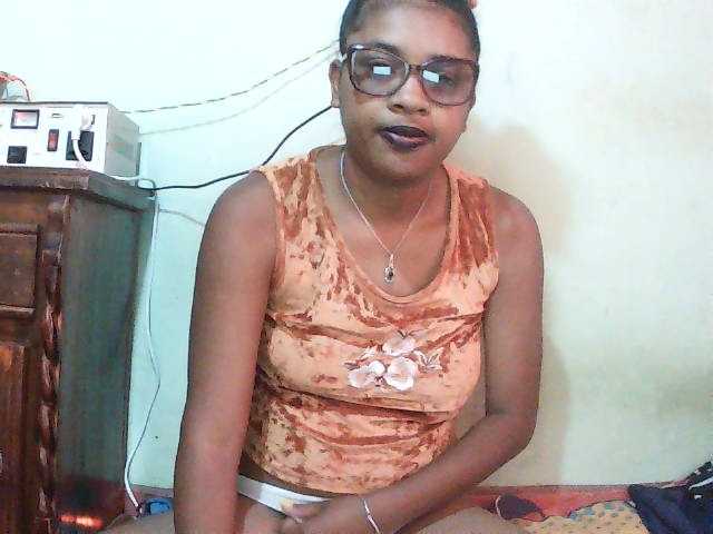 TriciaBella online show from August 16, 5:00 am