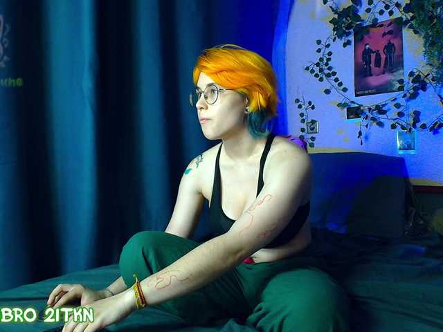 Tricky Kitsune online show from August 7, 5:02 pm
