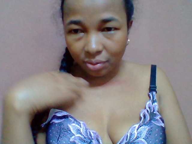 Tryciah1a online show from August 12, 1:24 pm