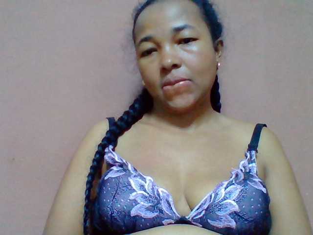 Tryciah1a online show from August 12, 5:48 pm
