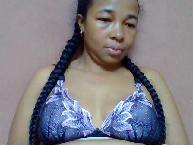 Tryciah1a online show from August 12, 6:54 pm