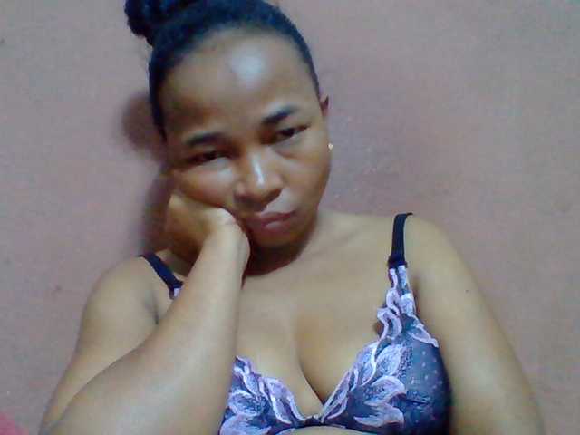 Tryciah1a online show from August 13, 6:44 pm