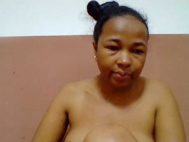 Tryciah1a online show from August 14, 5:11 am