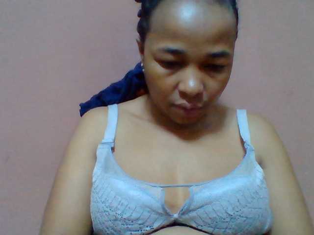 Tryciah1a online show from August 15, 1:37 pm