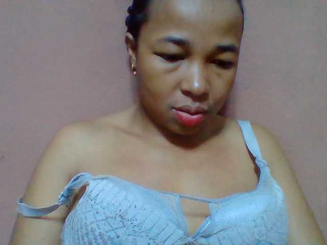Tryciah1a online show from August 15, 4:44 pm