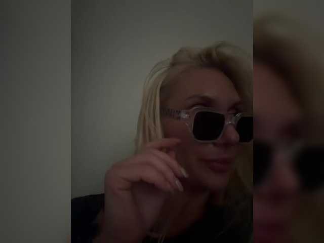 Tvoyasamka77 online show from June 21, 11:49 pm