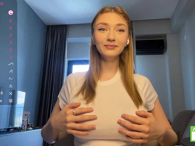 TyeshaDirksen online show from August 12, 9:11 am
