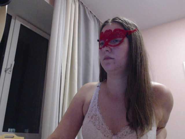 BahamaNight online show from August 11, 4:31 pm