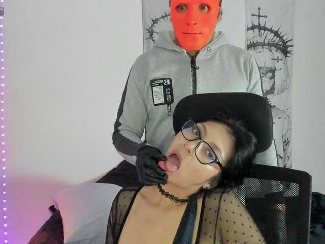 ValeandJuan online show from June 11, 4:18 am