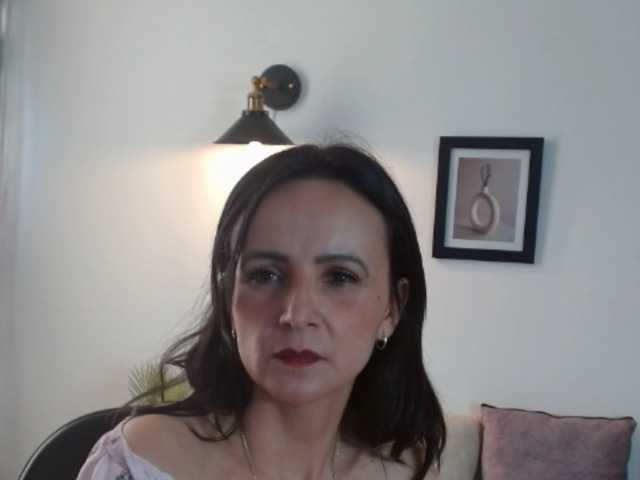 ValeriaGomezz online show from April 22, 5:05 pm