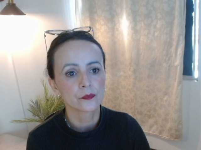 ValeriaGomezz online show from April 23, 1:26 pm
