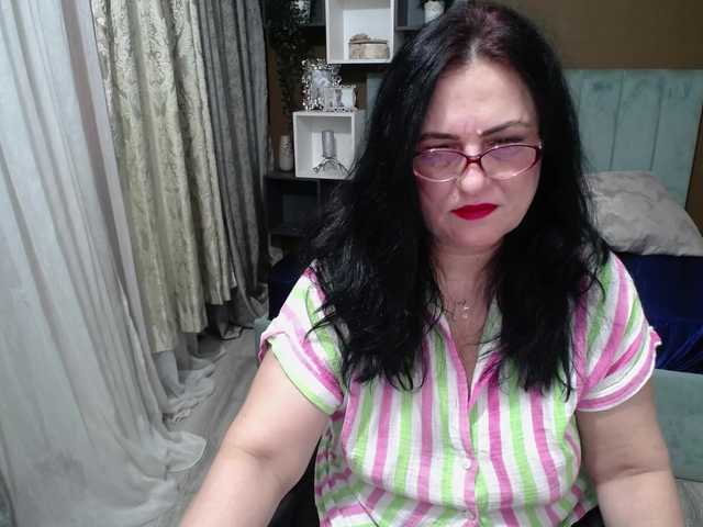 ValerieSmiths online show from August 11, 5:42 am