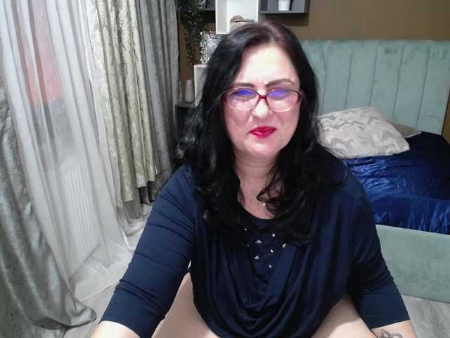 ValerieSmiths online show from August 15, 9:13 am