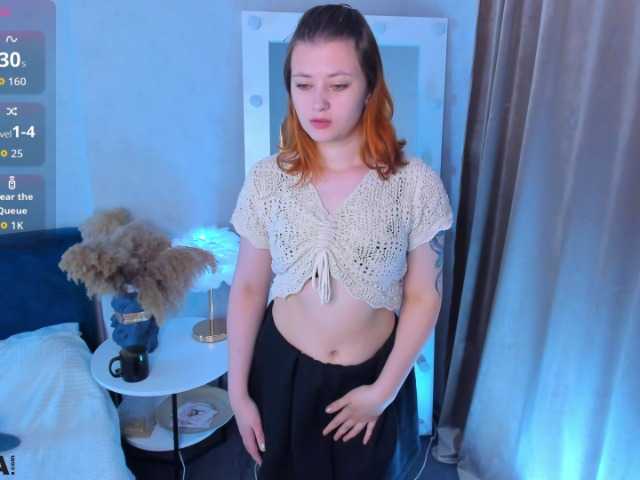 Velvet-Flame online show from August 18, 3:45 am