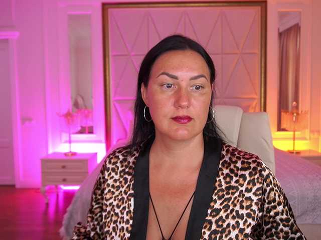 VelvetLuck online show from August 11, 12:51 pm