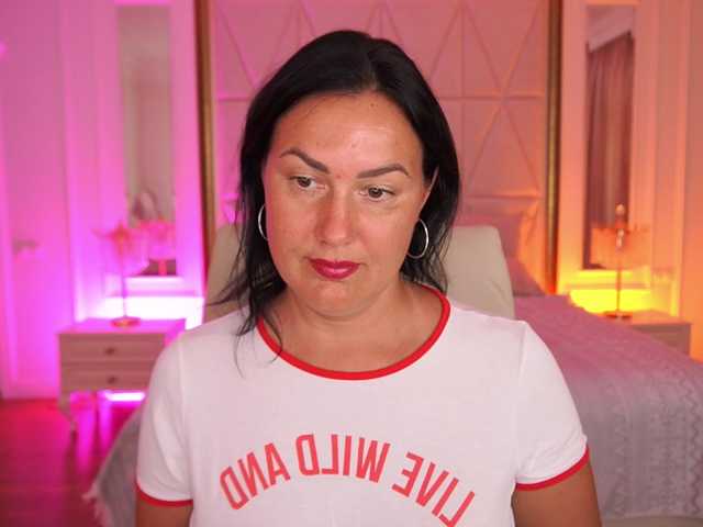 VelvetLuck online show from August 11, 4:09 pm