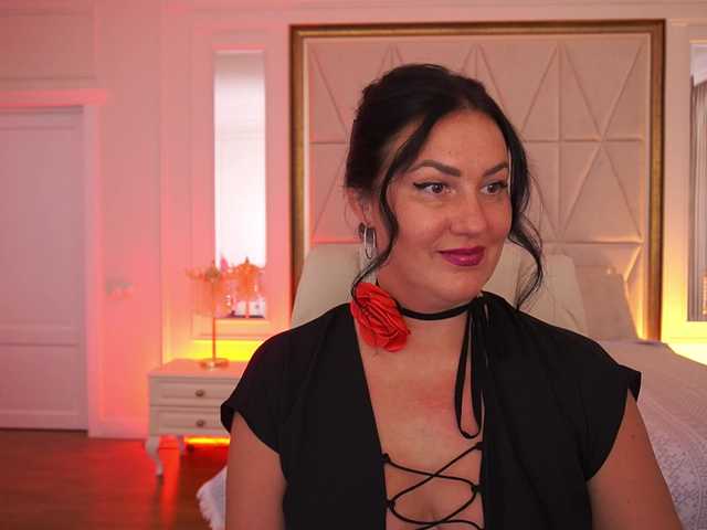 VelvetLuck online show from August 14, 1:26 pm