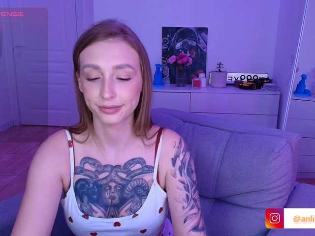 VibeLina online show from August 11, 4:47 am