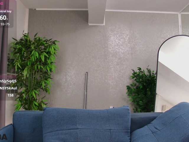 VickyBlazze online show from August 4, 9:06 am
