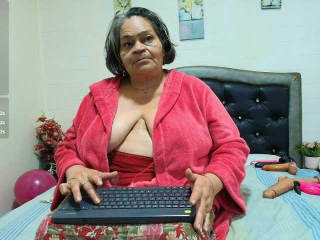 VickyBoobss online show from August 9, 8:37 am