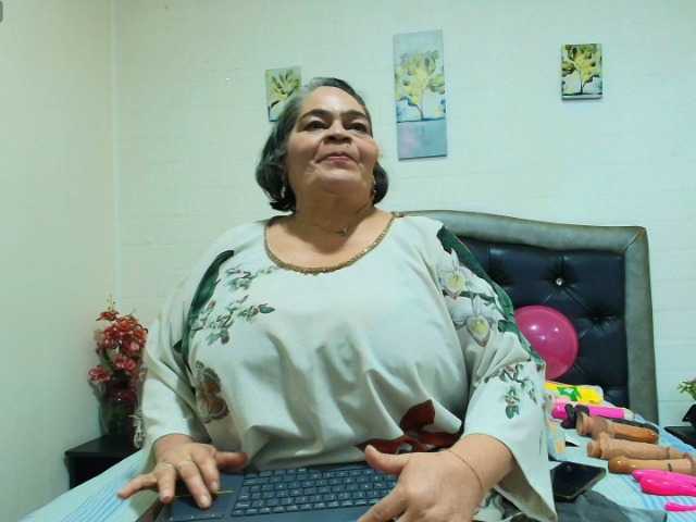 VickyBoobss online show from August 13, 1:30 am