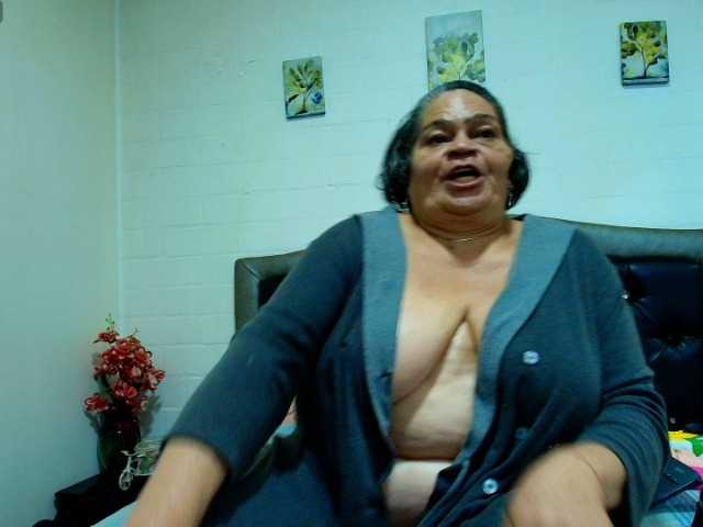 VickyBoobss online show from August 13, 8:39 am