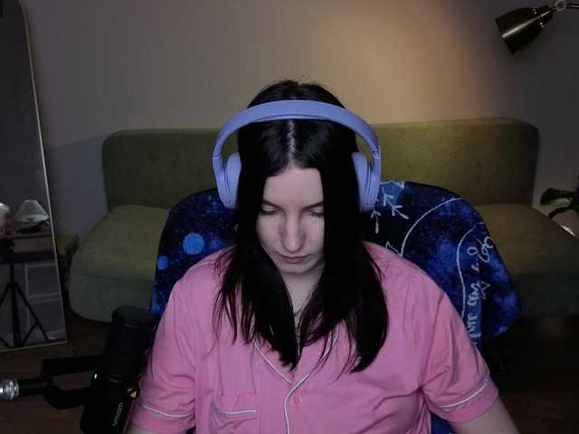 Victoria Winters online show from August 1, 6:03 pm